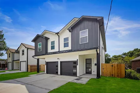 8209 Carver Rd #A/B, Houston, TX 77088