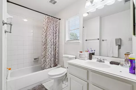 Bath - 410 Spring Lakes Hvn, Spring, TX 77373 photo 5 of 5