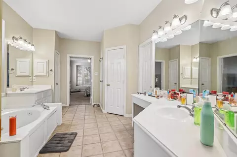 Entry Way - 410 Spring Lakes Hvn, Spring, TX 77373 photo 2 of 6