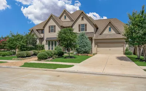 Exterior - 2726 Kingston Bluff Ln, Katy, TX 77494 photo 4 of 7