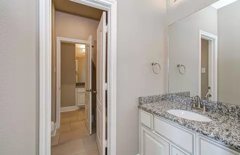 Bath - 2726 Kingston Bluff Ln, Katy, TX 77494 photo 9 of 10