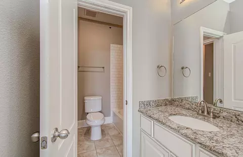Bath - 2726 Kingston Bluff Ln, Katy, TX 77494 photo 8 of 10