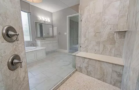 Bath - 2726 Kingston Bluff Ln, Katy, TX 77494 photo 5 of 10