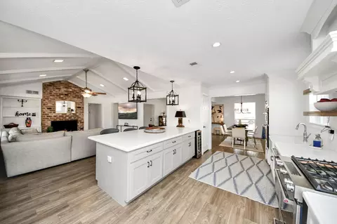 1307 Blue Willow Dr, Houston, TX 77042