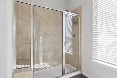 Bath - 3519 Topango Dr, Pasadena, TX 77504 photo 2 of 2