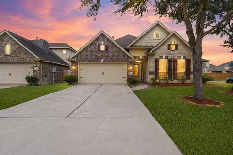 2102 Rolling Fog Dr, Pearland, TX 77584