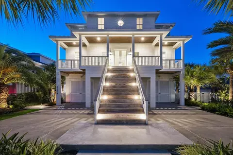 21914 Guadalupe Dr, Galveston, TX 77554