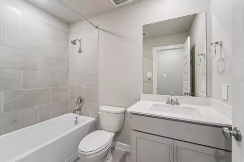 Bath - 2818 Clapbread Ln, Rosenberg, TX 77471 photo 5 of 5