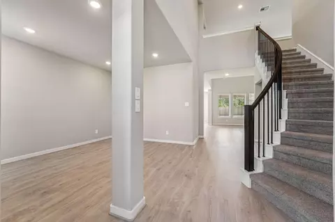 Entry Way - 2818 Clapbread Ln, Rosenberg, TX 77471 photo 1 of 2