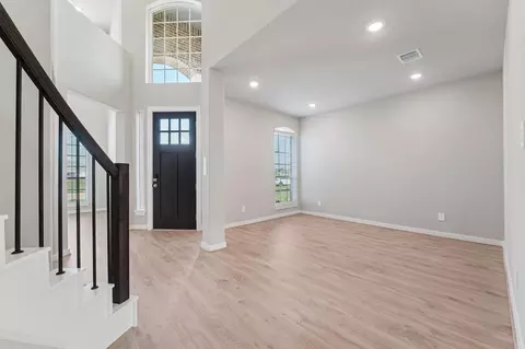 Living - 2818 Clapbread Ln, Rosenberg, TX 77471 photo 2 of 9