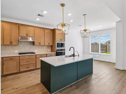 Kitchen - 2818 Clapbread Ln, Rosenberg, TX 77471 photo 7 of 9