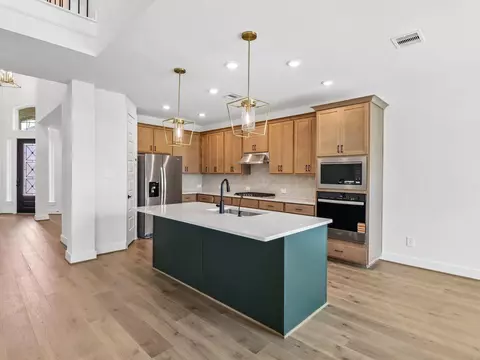 Kitchen - 2818 Clapbread Ln, Rosenberg, TX 77471 photo 6 of 9