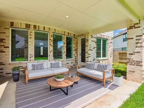 Exterior - 2818 Clapbread Ln, Rosenberg, TX 77471 photo 2 of 4
