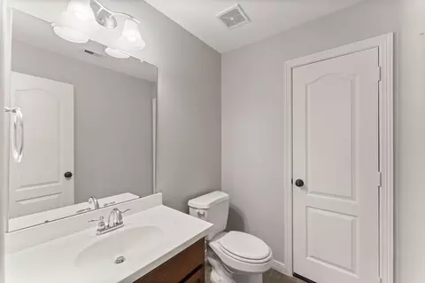 Bath - 1830 Britton Key Ln, Spring, TX 77386 photo 3 of 3