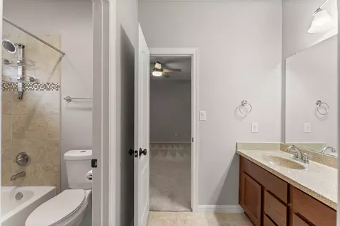 Bath - 1830 Britton Key Ln, Spring, TX 77386 photo 2 of 3