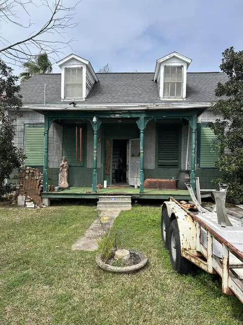 3822 Sealy St, Galveston, TX 77550