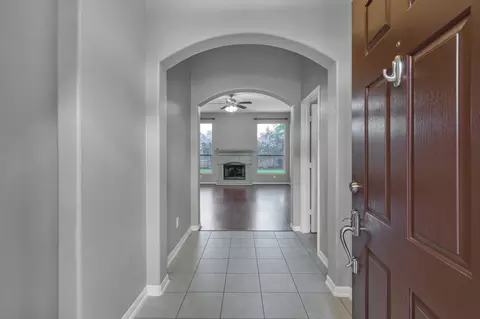 Entry Way - 21331 Timber Pines Dr, Spring, TX 77388 photo 2 of 5
