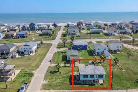 311 Oyster St, Surfside Beach, TX 77541