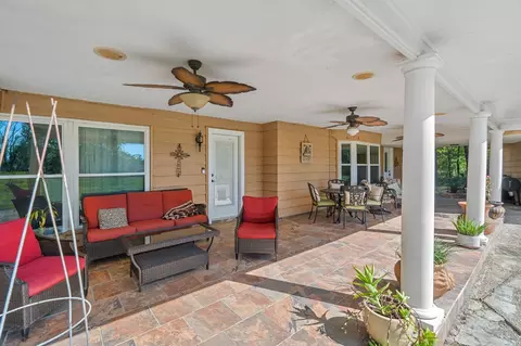 Exterior - 545 Robert E Lee Dr, Conroe, TX 77302 photo 8 of 9
