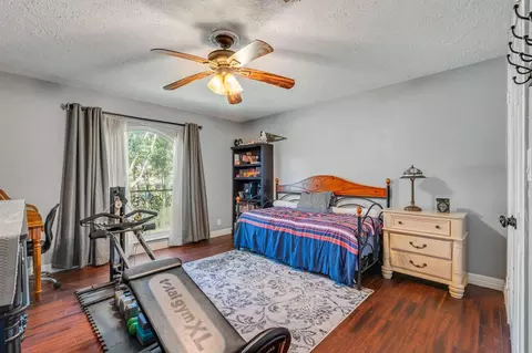 Bedroom - 545 Robert E Lee Dr, Conroe, TX 77302 photo 4 of 6