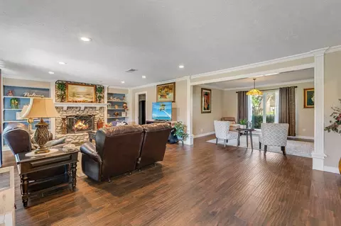 Living - 545 Robert E Lee Dr, Conroe, TX 77302 photo 3 of 6