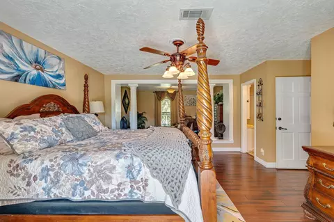 Bedroom - 545 Robert E Lee Dr, Conroe, TX 77302 photo 3 of 6