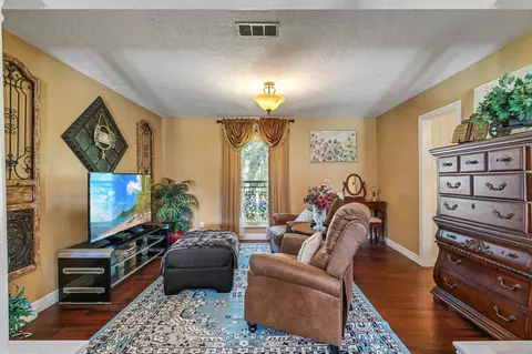 Living - 545 Robert E Lee Dr, Conroe, TX 77302 photo 5 of 6