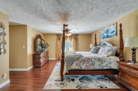 Bedroom - 545 Robert E Lee Dr, Conroe, TX 77302 photo 1 of 6