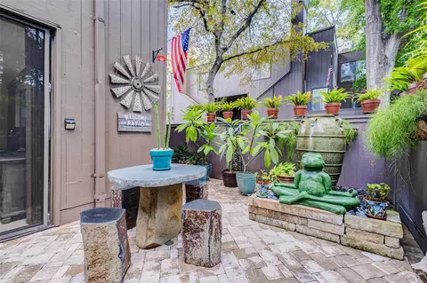115 Litchfield Ln, Houston, TX 77024
