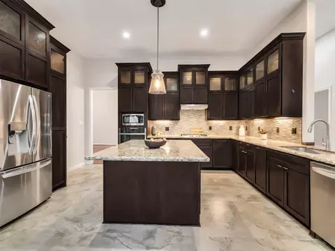 Kitchen - 2312 Carriage Run E, Conroe, TX 77384 photo 3 of 7