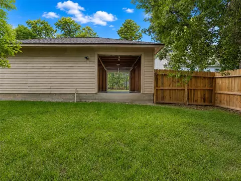 Exterior - 2312 Carriage Run E, Conroe, TX 77384 photo 5 of 13