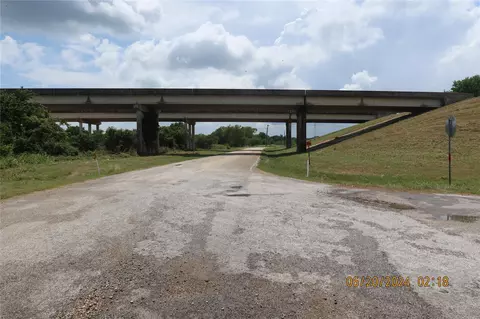 Exterior - 1046 Railhead Rd, Columbus, TX 78934 photo 1 of 2