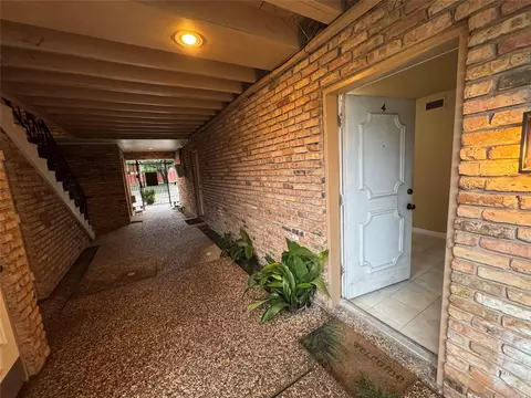 5353 Richmond Ave #4, Houston, TX 77056