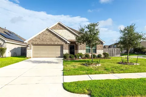 2610 Blue Abbot Dr, Fresno, TX 77545