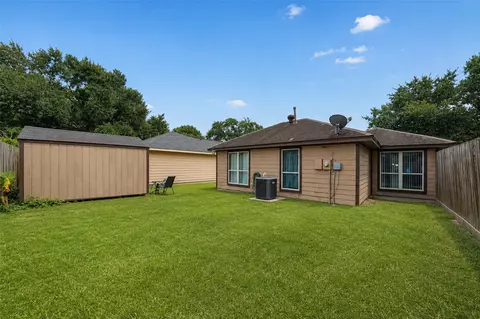 Exterior - 2519 Spring Dusk Ln, Spring, TX 77373 photo 6 of 8