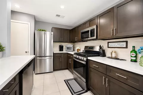 Kitchen - 2519 Spring Dusk Ln, Spring, TX 77373 photo 4 of 6