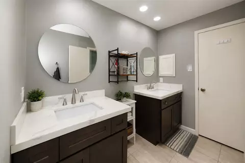 Bath - 2519 Spring Dusk Ln, Spring, TX 77373 photo 1 of 3
