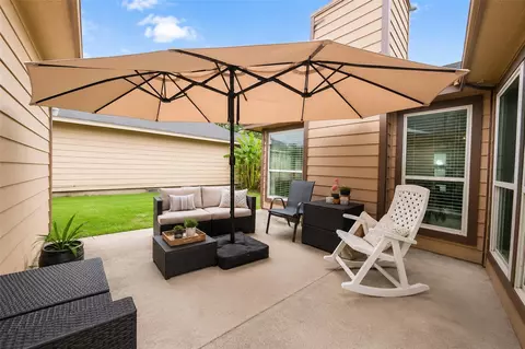 Exterior - 2519 Spring Dusk Ln, Spring, TX 77373 photo 4 of 8