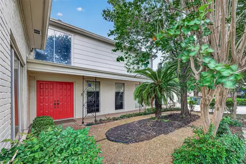 2714 Fairway Dr, Sugar Land, TX 77478