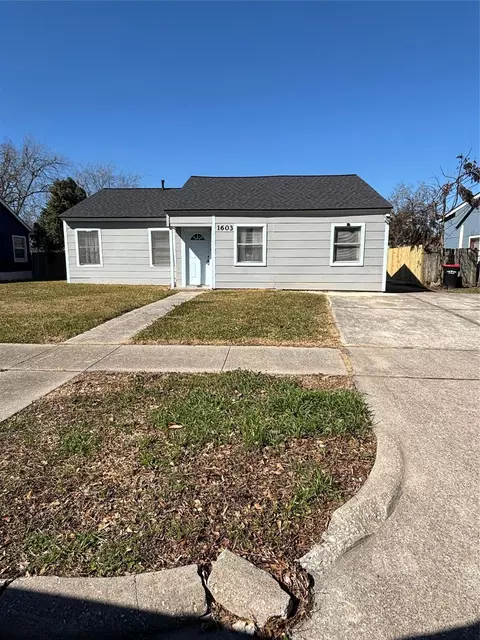 1603 Florida St, Baytown, TX 77520