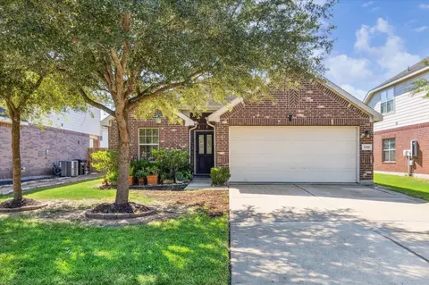 3039 Boxwood Springs Ln, Dickinson, TX 77539