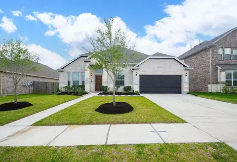 62 Carmel Dr, Manvel, TX 77578