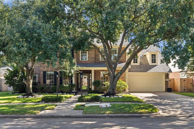 8410 Castle Pond Ct, Houston, TX 77095