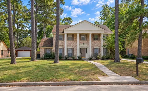 4815 Fountainhead Dr, Houston, TX 77066