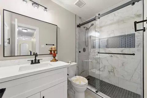 Bath - 20114 Eagle Grove Ln, Spring, TX 77379 photo 3 of 4