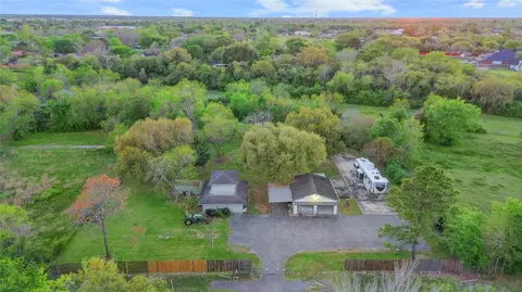 300 Mustang Rd, Alvin, TX 77511