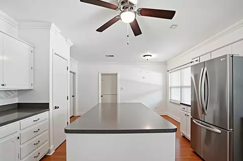 Kitchen - 526 14th St, Hempstead, TX 77445 photo 3 of 4