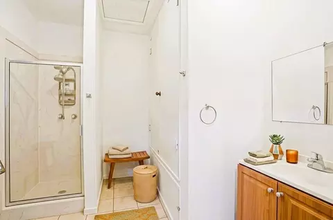 Bath - 526 14th St, Hempstead, TX 77445 photo 4 of 4