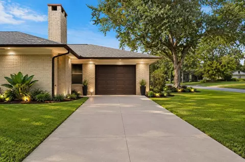 Exterior - 526 14th St, Hempstead, TX 77445 photo 4 of 8