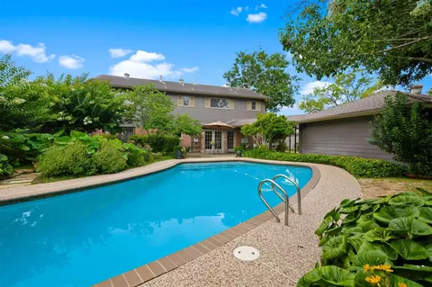 10626 Valley Forge Dr, Houston, TX 77042